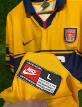 Cargar imagen en el visor de la galería, Camiseta Arsenal FC 1997–99 Away – Talla XL | Clásico noventero
