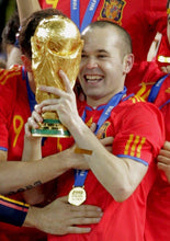 Cargar imagen en el visor de la galería, Camiseta selección española 2010 M 6 A. Iniesta
