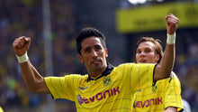 Cargar imagen en el visor de la galería, Camiseta Borussia Dormund 2010-11 | Talla M 18 Lucas Barrios
