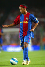 Cargar imagen en el visor de la galería, Camiseta FC Barcelona 2006-07 S
