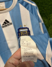 Cargar imagen en el visor de la galería, Camiseta Argentina 2010 Local – Talla M
