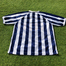 Cargar imagen en el visor de la galería, Camiseta Real Sociedad 1996-98 Local Vintage – Talla L

