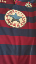 Cargar imagen en el visor de la galería, Newcastle United 1995-97 Away – Ginola 14 Talla M
