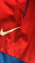 Cargar imagen en el visor de la galería, Chubasquero PSG 2008-09 – Azul/Rojo con capucha | Talla M
