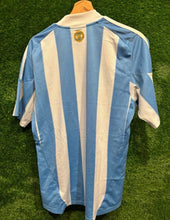 Cargar imagen en el visor de la galería, Camiseta Argentina 2010 Local – Talla M
