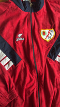 Cargar imagen en el visor de la galería, Chaqueta Joma Rayo Vallecano 1995-96 – Terciopelo | Talla M

