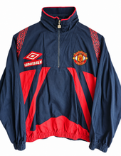 Cargar imagen en el visor de la galería, Chaqueta Entrenamiento Manchester United 1995/96 – Vintage Umbro
