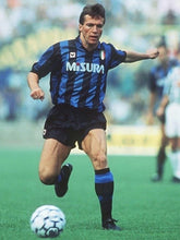 Cargar imagen en el visor de la galería, Camiseta Inter de Milán 1989/90 Home (Versión Fan) – Manga larga – Talla S – Muy buen estado
