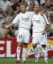Cargar imagen en el visor de la galería, Camiseta Real Madrid 2003-04 Talla L
