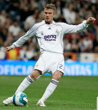 Cargar imagen en el visor de la galería, Camiseta Real Madrid 2006-07
