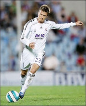 Cargar imagen en el visor de la galería, Camiseta Real Madrid 2006-07
