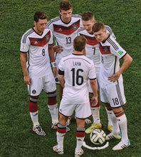 Cargar imagen en el visor de la galería, Camiseta Alemania 2014 Kroos Talla S
