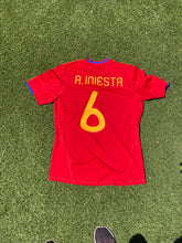 Cargar imagen en el visor de la galería, Camiseta selección española 2010 M 6 A. Iniesta
