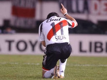 Cargar imagen en el visor de la galería, Camiseta River Plate 2004-05 L
