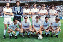 Cargar imagen en el visor de la galería, Banderín Real madrid 1982-83
