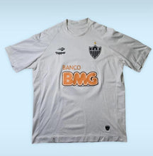 Cargar imagen en el visor de la galería, Camiseta visitante Atlético  Mineiro 2011
