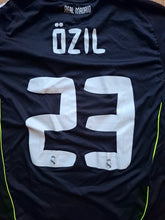 Cargar imagen en el visor de la galería, Camiseta Real Madrid 2012/13 Third | Mesut Özil #23  Talla M  | Muy buen estado
