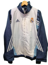 Cargar imagen en el visor de la galería, Chaqueta del Real Madrid 2005-06
