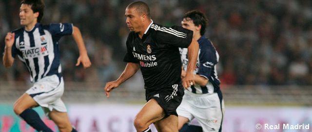 Camiseta visitante Real Madrid 2004-05 9 Ronaldo Talla S