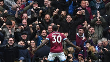 Cargar imagen en el visor de la galería, Camiseta Hammers Blowing Bubbles
