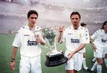 Cargar imagen en el visor de la galería, Camiseta  Real Madrid 1994-96  9 XS

