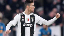 Cargar imagen en el visor de la galería, Camiseta Juventus 2018 19 S
