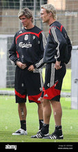 Cargar imagen en el visor de la galería, Chaqueta de entrenamiento Liverpool Vintage 2008-09
