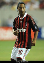 Cargar imagen en el visor de la galería, Camiseta AC Milan 2009-10 80 Ronaldinho M
