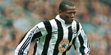 Cargar imagen en el visor de la galería, Camiseta Newcastle 1995-97 9 Shearer M
