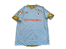 Cargar imagen en el visor de la galería, Camiseta Match Worn del Celta de Vigo 2010-11 firmada por Roberto Trashorras
