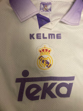Cargar imagen en el visor de la galería, Camiseta Real Madrid 1997-98  M
